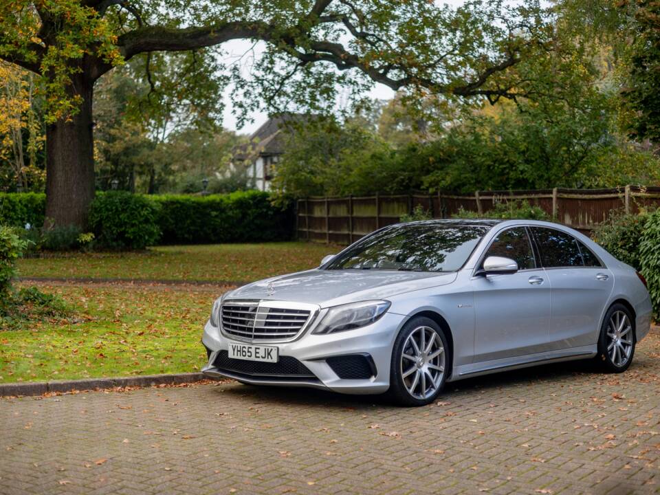 Image 10/43 of Mercedes-Benz C 63 S AMG (2015)