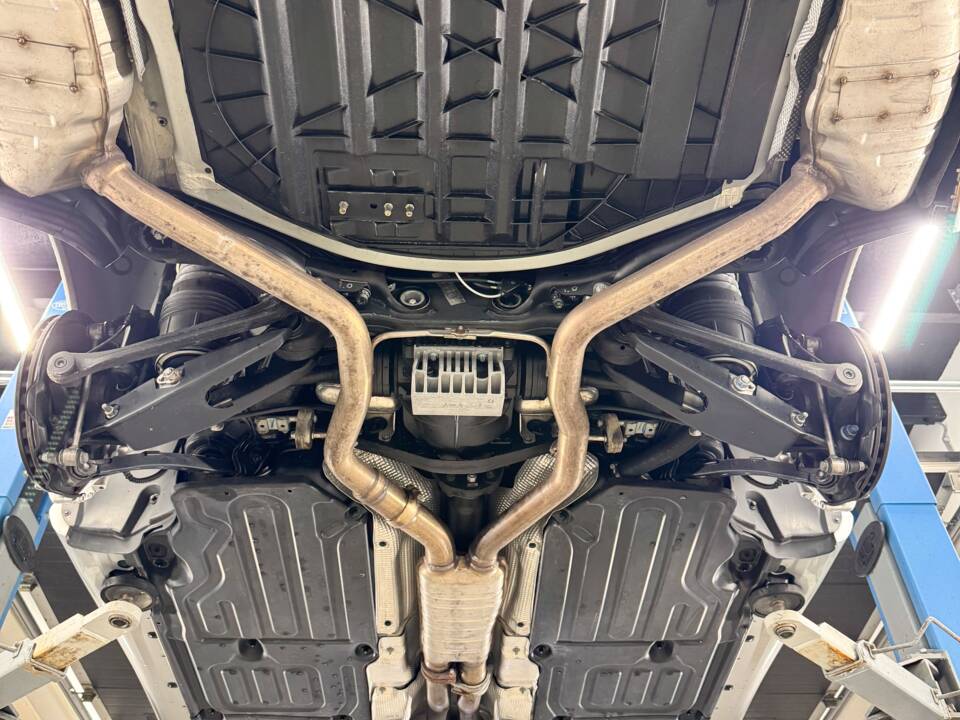 Image 42/72 of Mercedes-Benz E 55 AMG (2002)