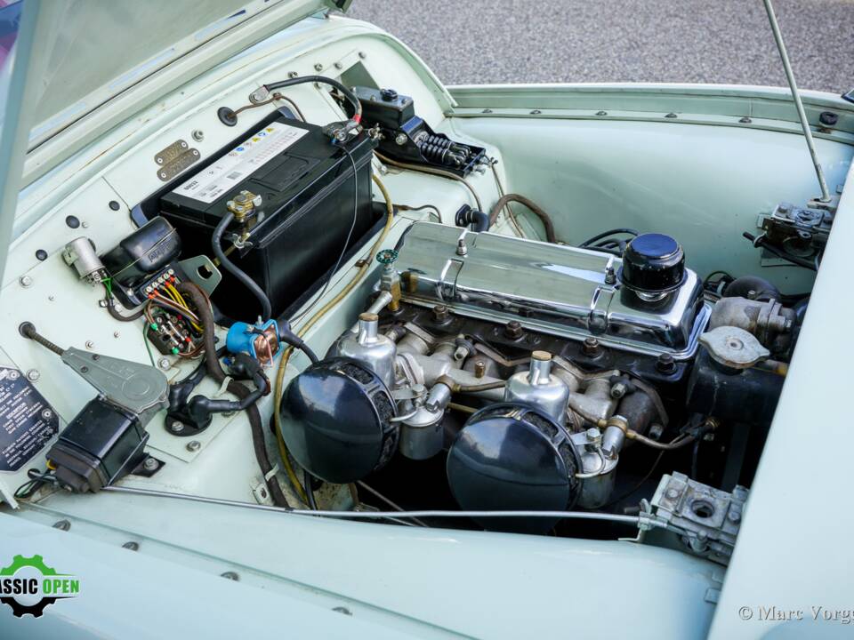 Image 14/45 of Triumph TR 2 (1954)