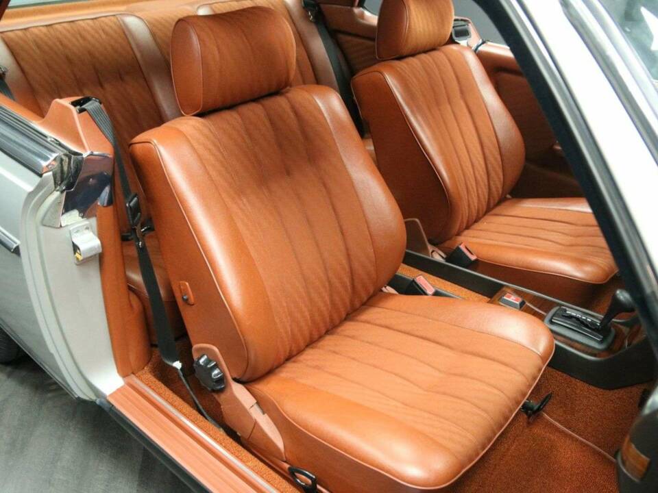 Image 27/50 of Mercedes-Benz 280 CE (1980)