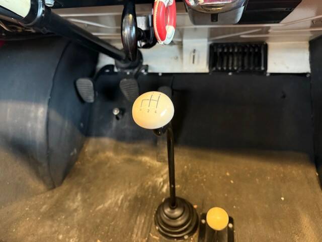 Image 13/24 of Amphicar 770 (1967)