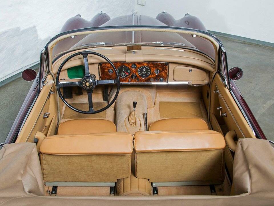 Imagen 16/20 de Jaguar XK 150 DHC (1959)