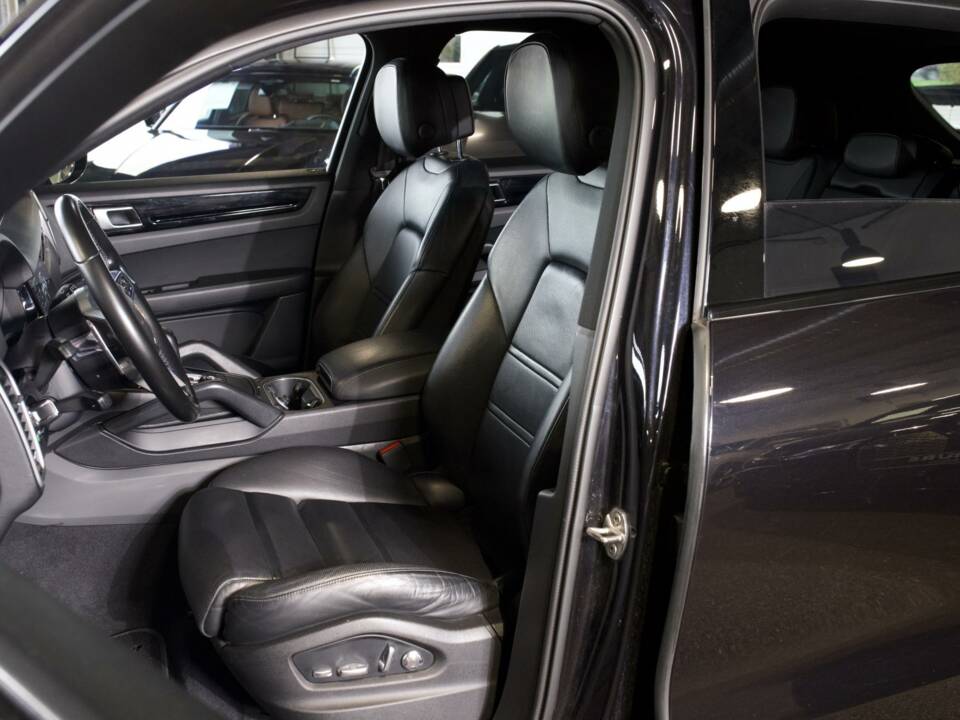 Bild 6/17 von Porsche Cayenne E-Hybrid (2018)