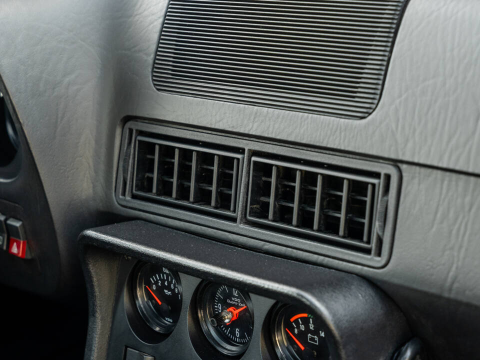 Image 38/58 of Porsche 924 Turbo (1982)