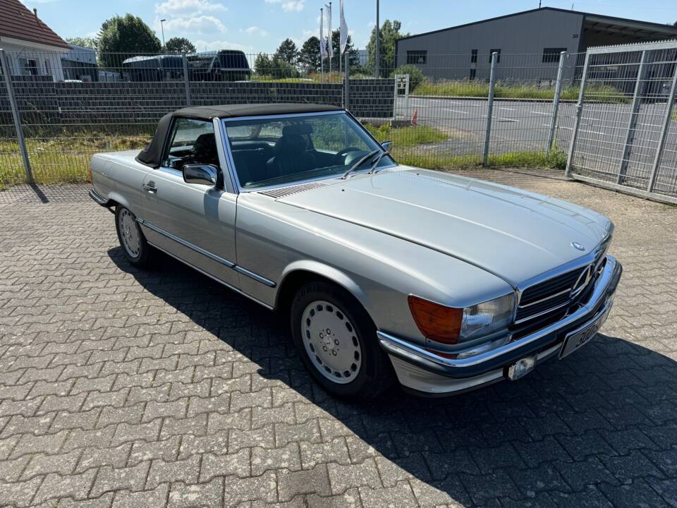 Image 8/72 de Mercedes-Benz 300 SL (1988)