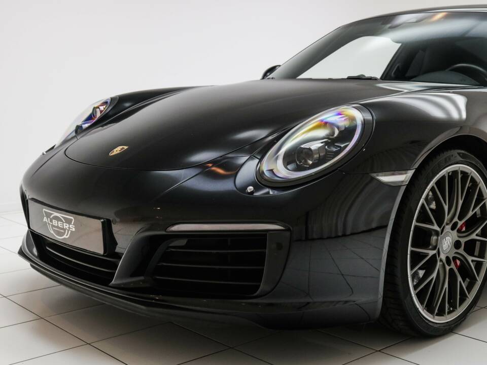 Immagine 11/17 di Porsche 911 Carrera S (2016)
