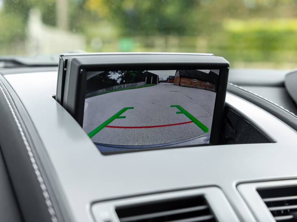 Image 10/77 of Aston Martin DBS (2009)