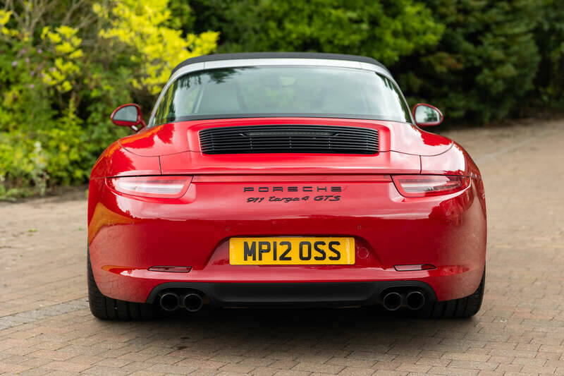 Immagine 36/50 di Porsche 911 Targa 4 GTS (2015)