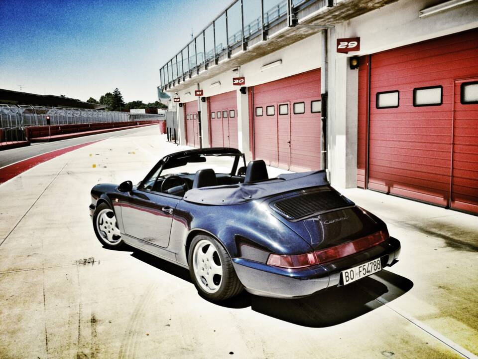 Image 42/42 of Porsche 911 Carrera 2 (1991)