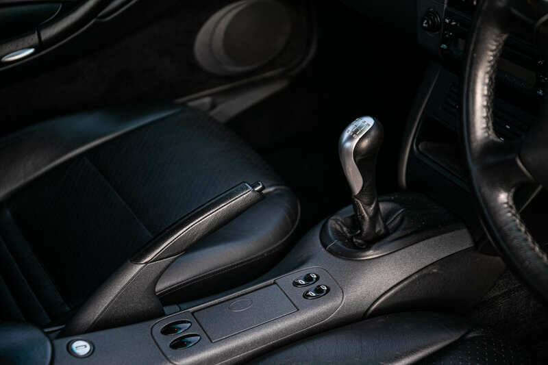 Image 30/39 of Porsche 911 Carrera (1998)