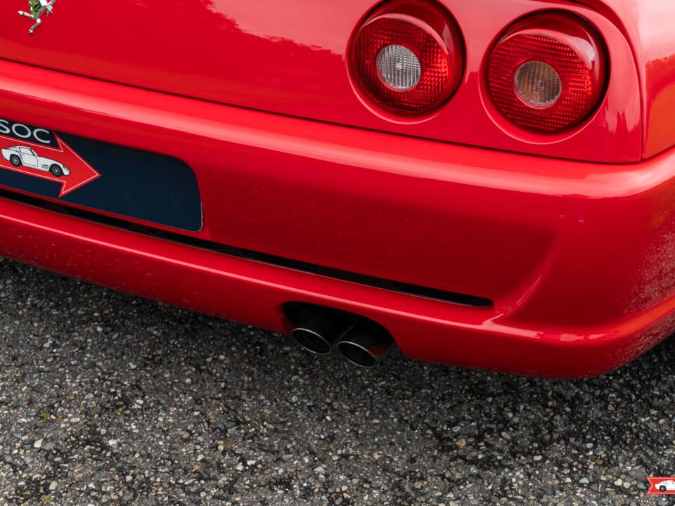 Bild 25/53 von Ferrari F 355 Berlinetta (1996)