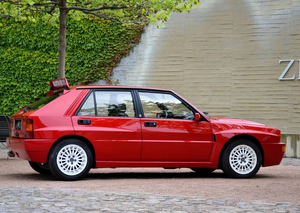 Image 18/19 of Lancia Delta HF Integrale Evoluzione I (1992)