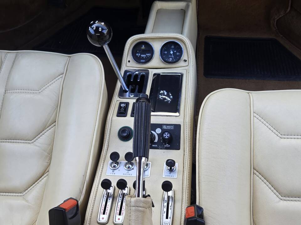 Image 54/95 of Ferrari 308 GTBi Quattrovalvole (1984)
