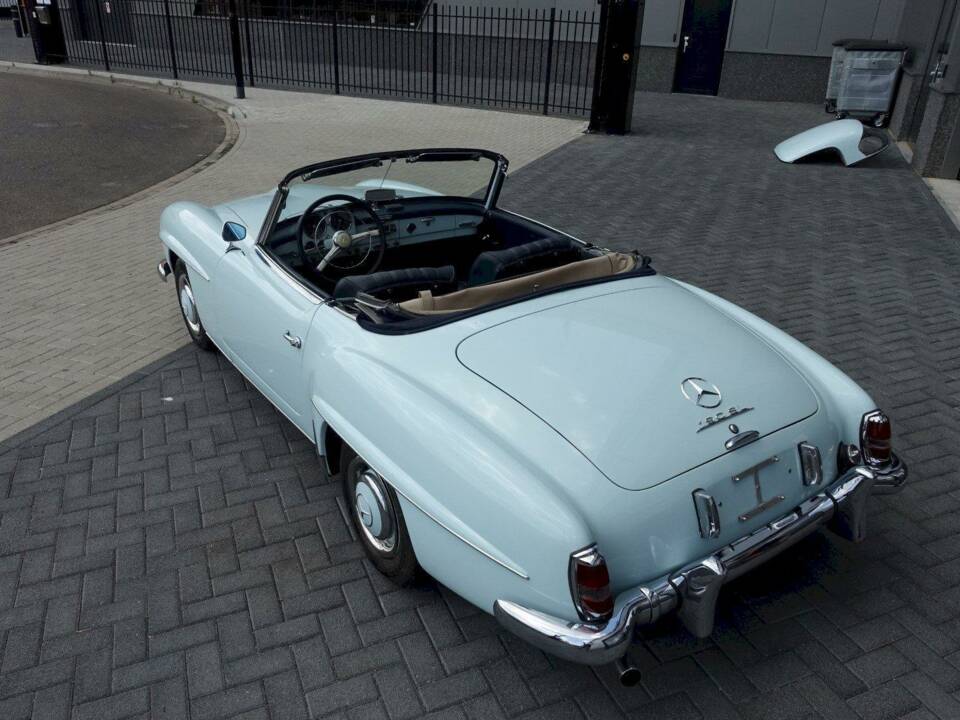 Image 15/43 of Mercedes-Benz 190 SL (1957)