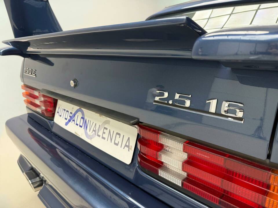Image 21/28 of Mercedes-Benz C 180 (1994)