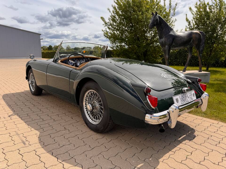 Image 20/79 of MG MGA 1600 (1961)