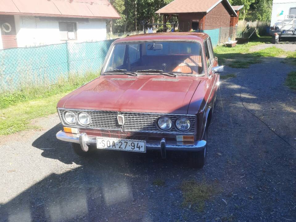 Image 1/17 of Lada 1500 (1974)