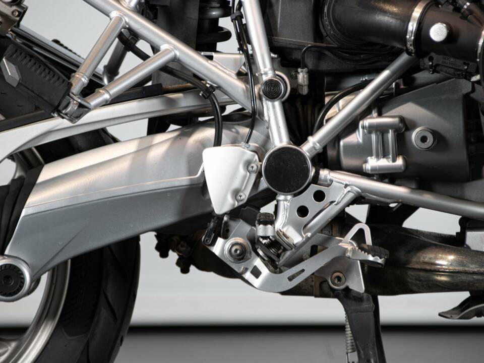 Image 39/50 of BMW DUMMY (2010)