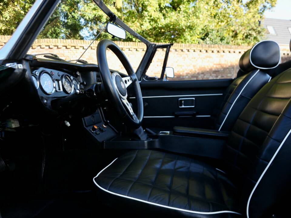 Image 48/50 of MG MGB (1974)