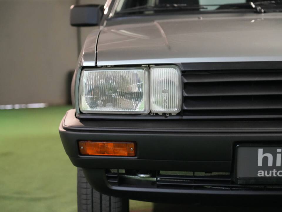 Bild 9/42 von Volkswagen Passat Variant 1.8 (1986)