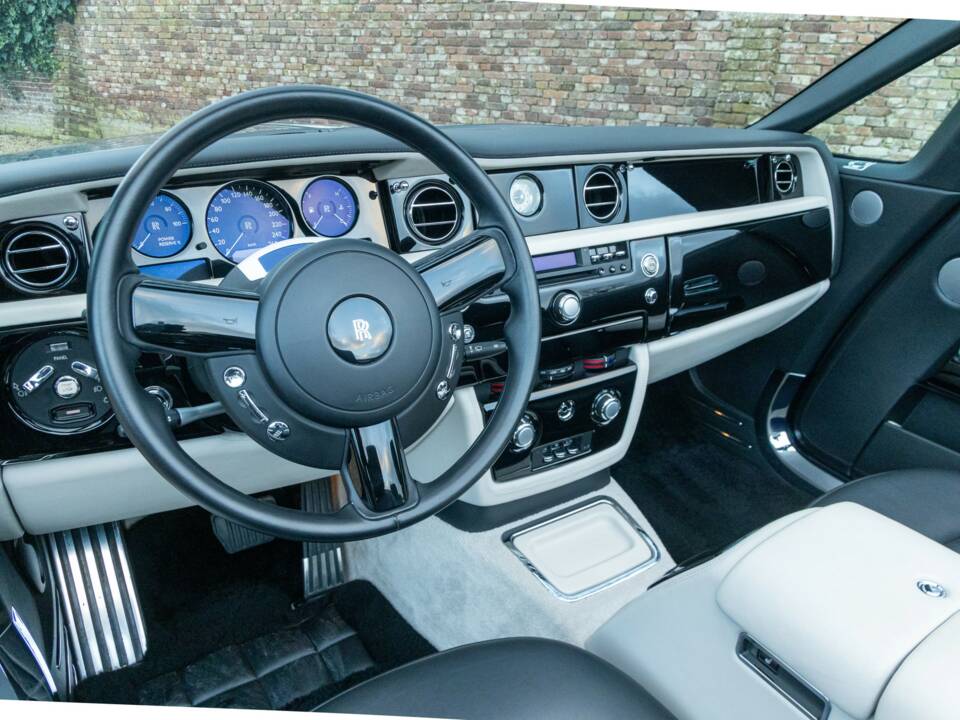 Bild 3/50 von Rolls-Royce Phantom DHC (2009)