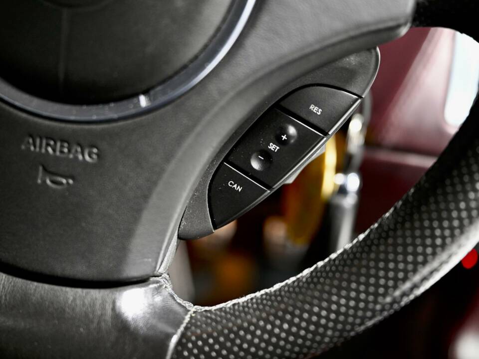 Image 34/50 de Aston Martin V8 Vantage (2006)