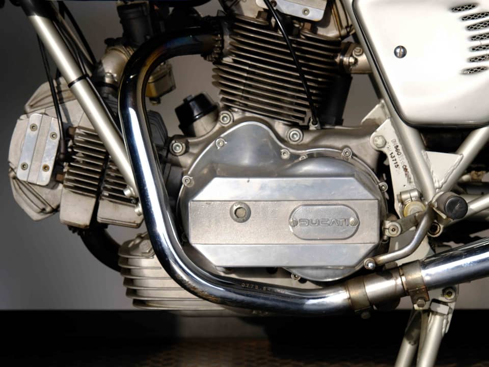 Image 44/54 de Ducati 900 SS (1977)
