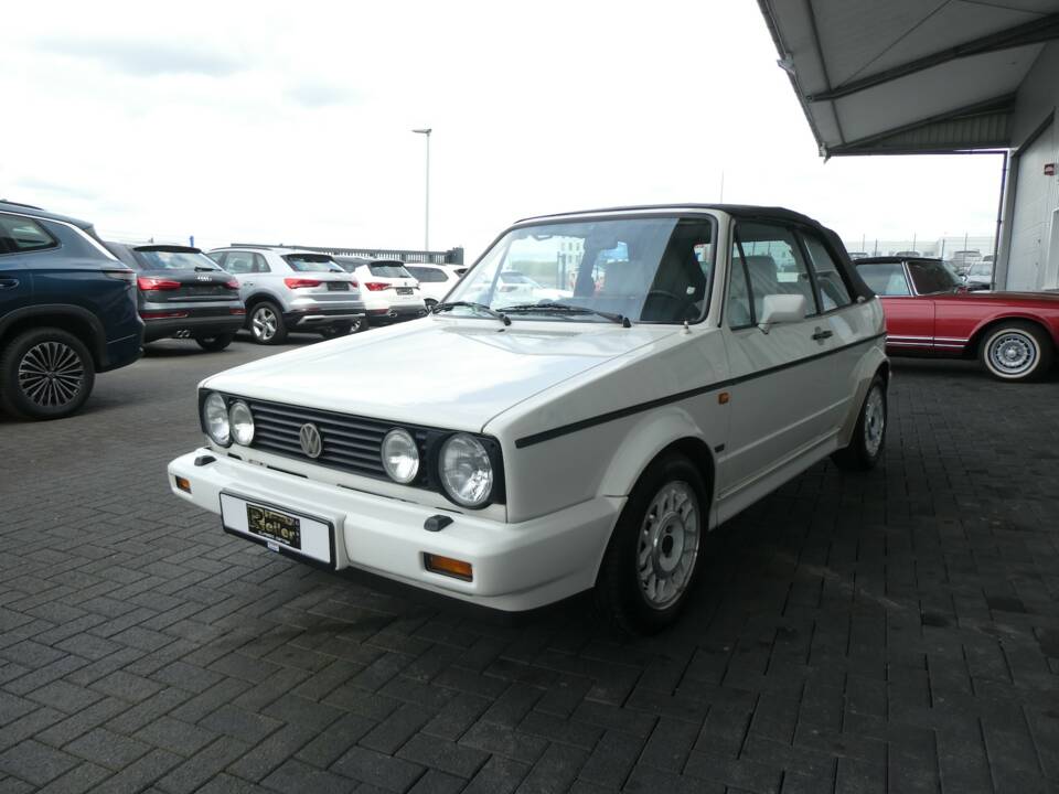 Image 3/23 of Volkswagen Golf Mk I Convertible 1.8 (1992)