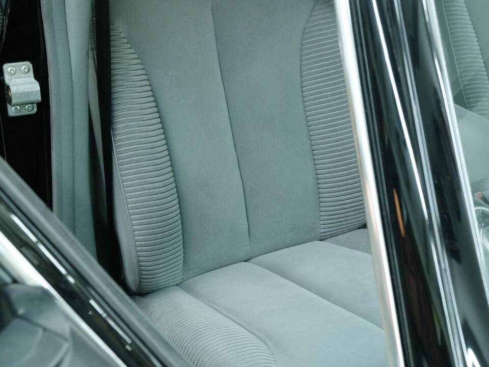Bild 27/50 von Mercedes-Benz 300 SEL (1991)
