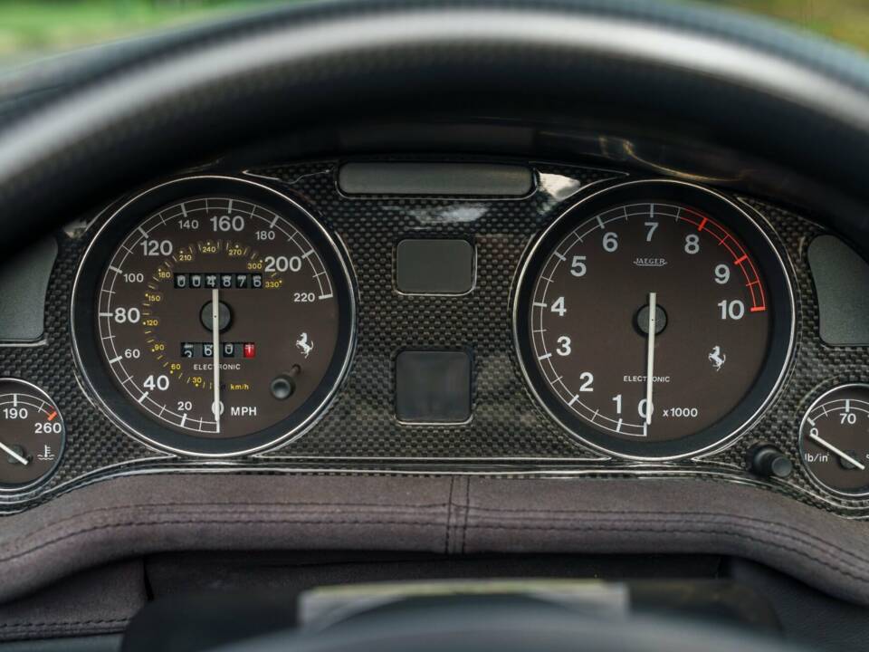 Immagine 17/30 di Ferrari 550 Barchetta (2001)