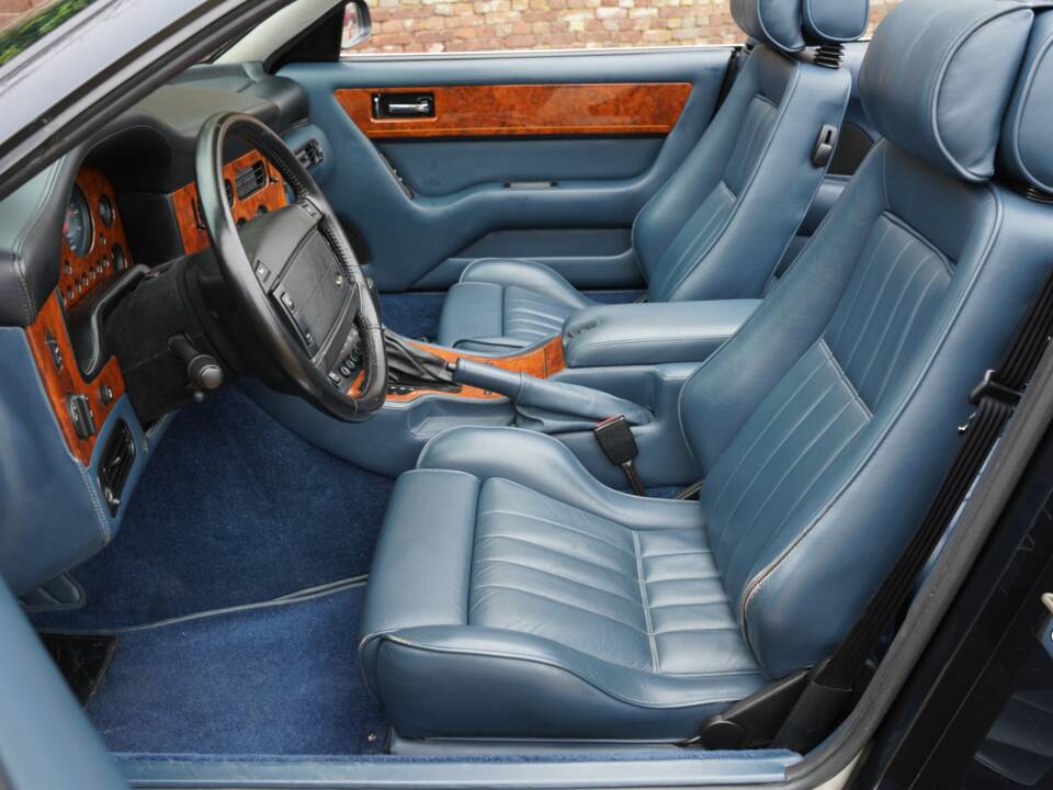 Image 41/50 of Aston Martin Virage Volante (1994)