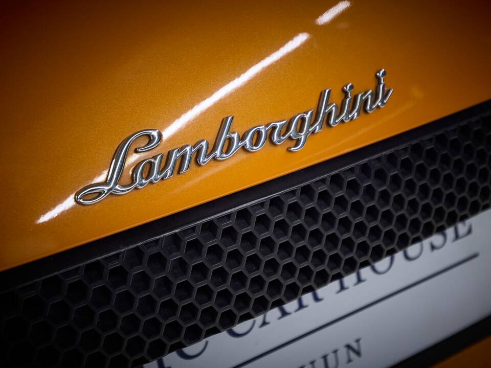 Image 51/99 of Lamborghini Murciélago (2003)