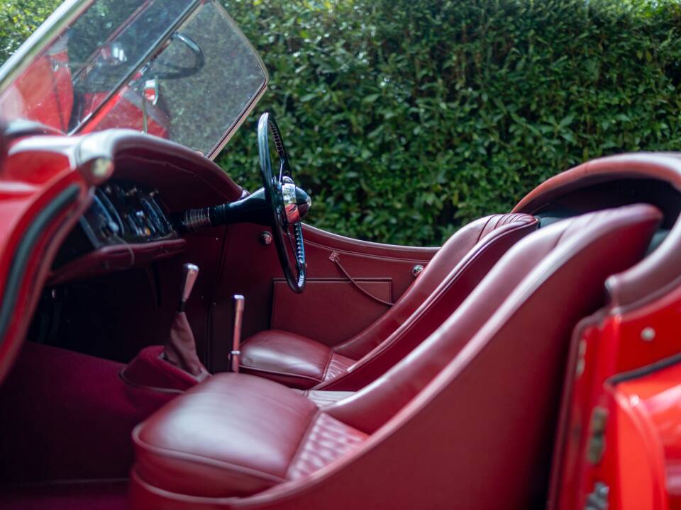 Image 41/50 of Jaguar XK 120 OTS (1950)