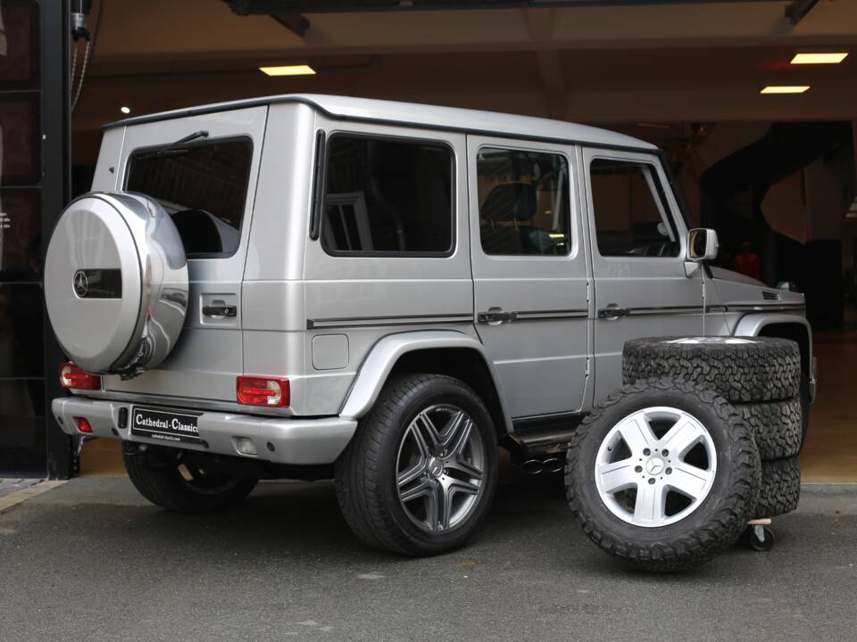 Image 63/64 of Mercedes-Benz G 400 CDI (LWB) (2004)
