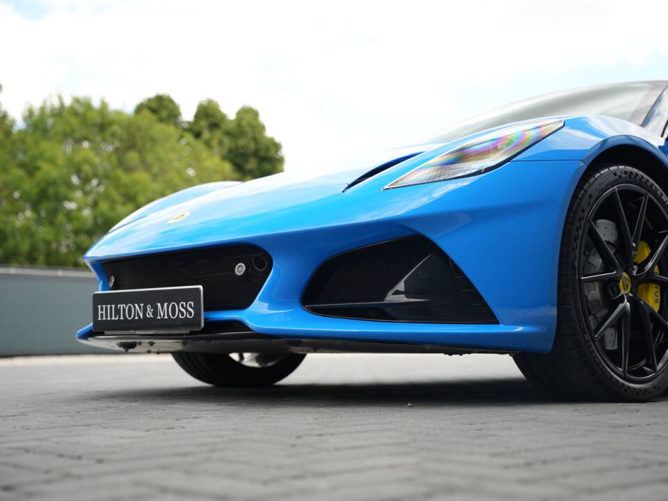 Image 30/50 of Lotus Emira "First Edition" (2022)