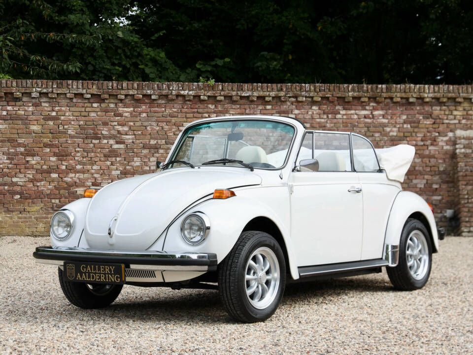 Image 17/50 of Volkswagen Käfer 1303 &quot;Champagne Edition&quot; (1977)