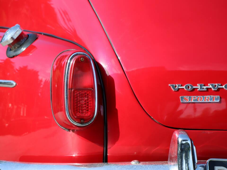 Image 8/50 of Volvo PV 544 Sport (1965)