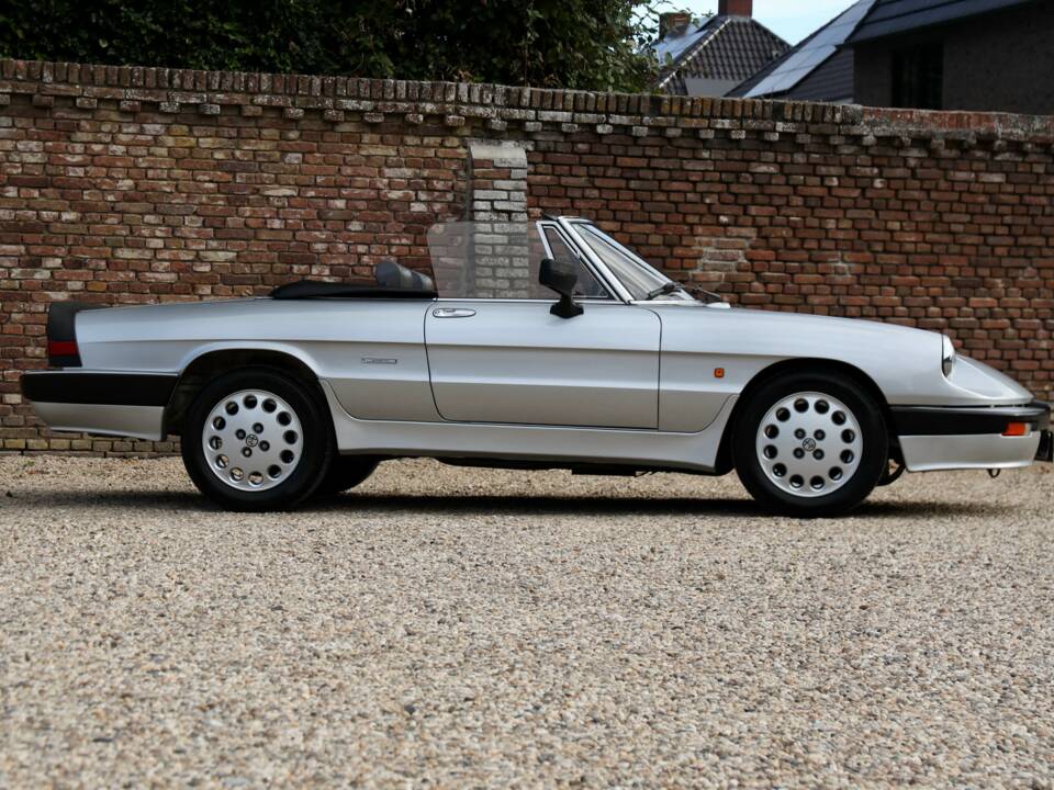Image 38/50 de Alfa Romeo 2.0 Spider QV (1988)