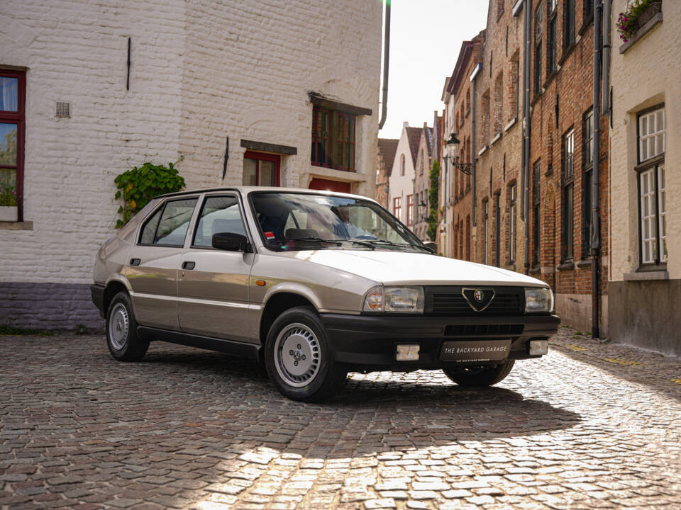 Imagen 5/39 de Alfa Romeo 33 - 1.3 S (1987)