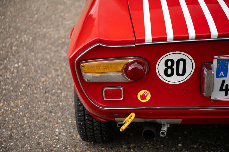 Image 18/44 of Lancia Fulvia Rallye HF 1.6 (1970)