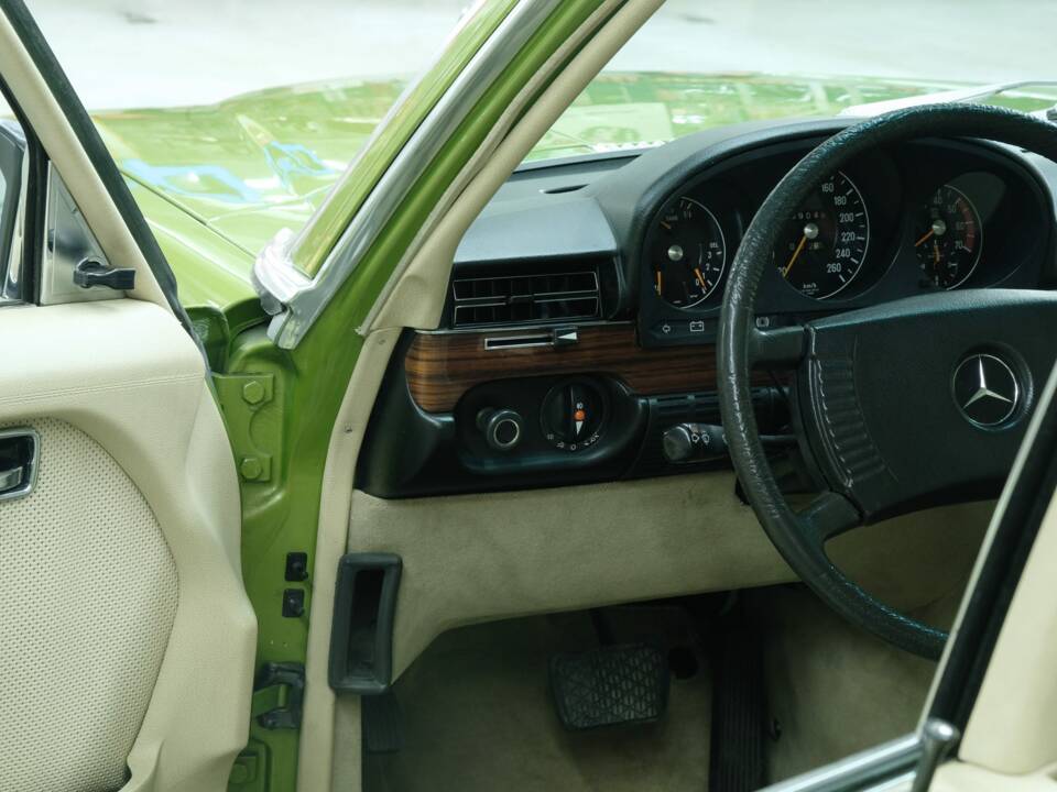 Image 31/50 de Mercedes-Benz 450 SEL 6,9 (1976)