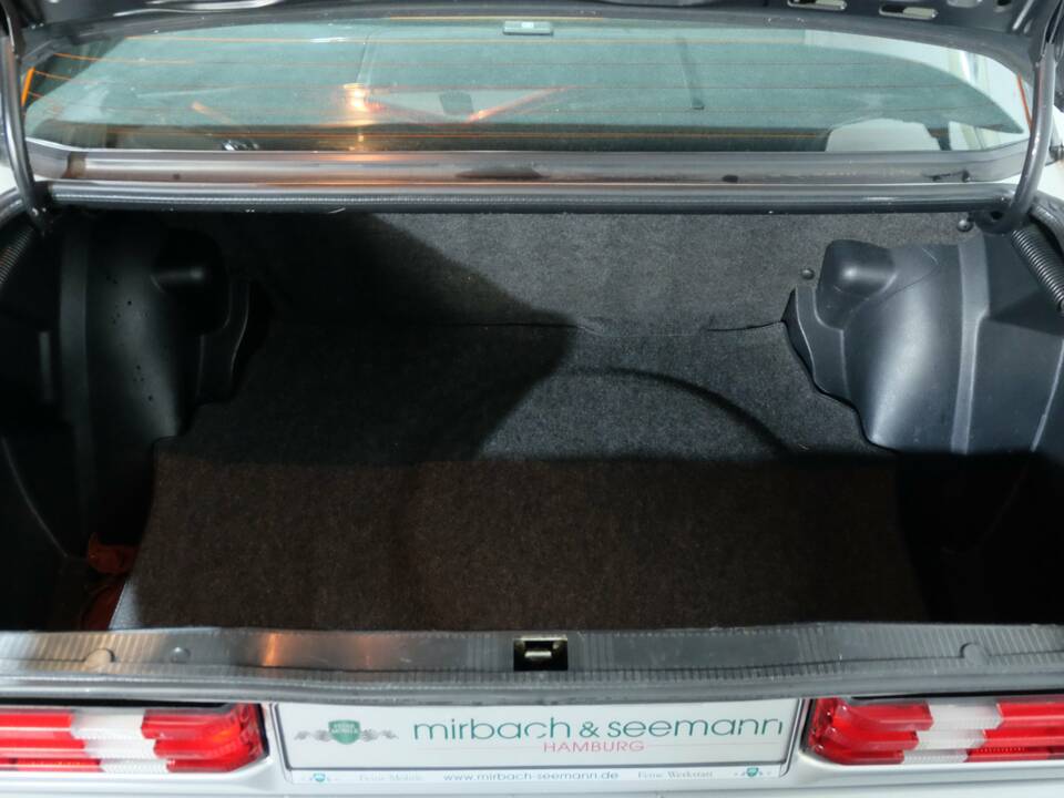 Bild 29/32 von Mercedes-Benz 190 E 1.8 (1991)