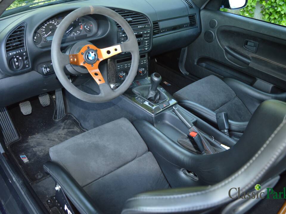 Image 18/50 de BMW 323i (1998)