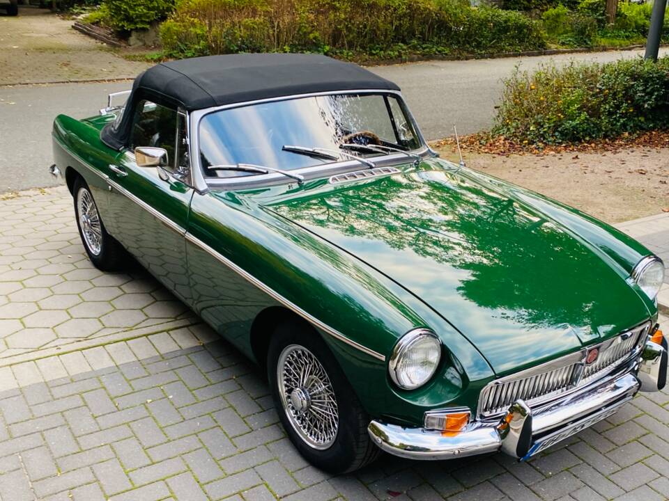 Image 16/17 of MG MGB (1979)