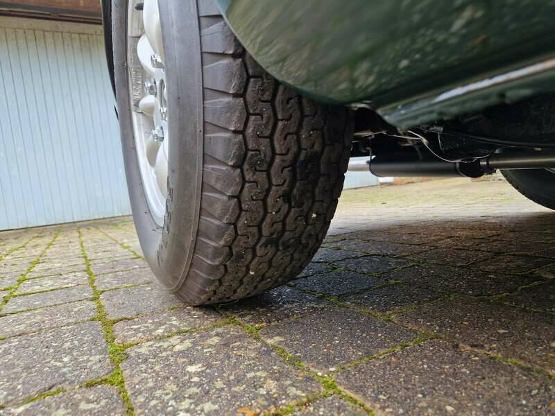 Image 18/50 of MG MGB GT (1965)