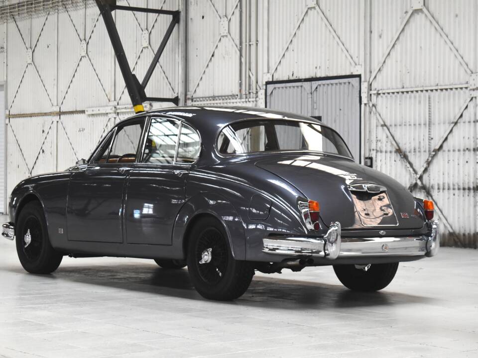 Image 5/39 of Jaguar Mk II 3.8 (1960)