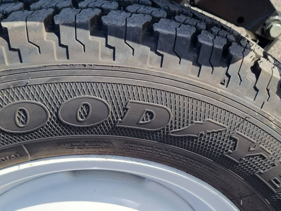 Bild 15/35 von Land Rover 88 (1976)