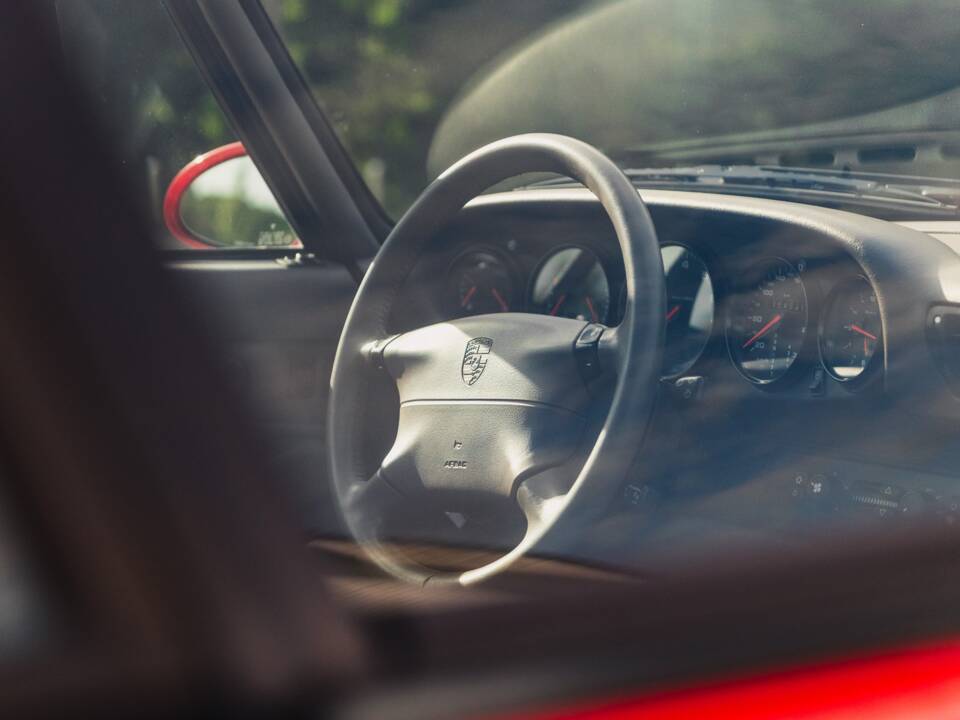 Imagen 23/37 de Porsche 911 Carrera (1995)
