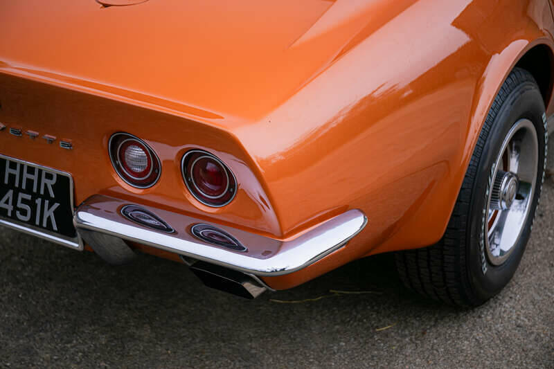 Image 16/29 of Chevrolet Corvette Stingray (1972)