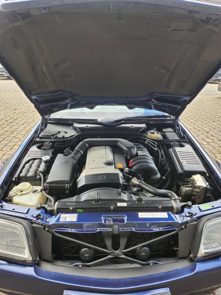 Image 2/4 of Mercedes-Benz SL 320 (1995)